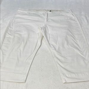 MAUREEN WOMENS SIZE 18 White Capris Pants